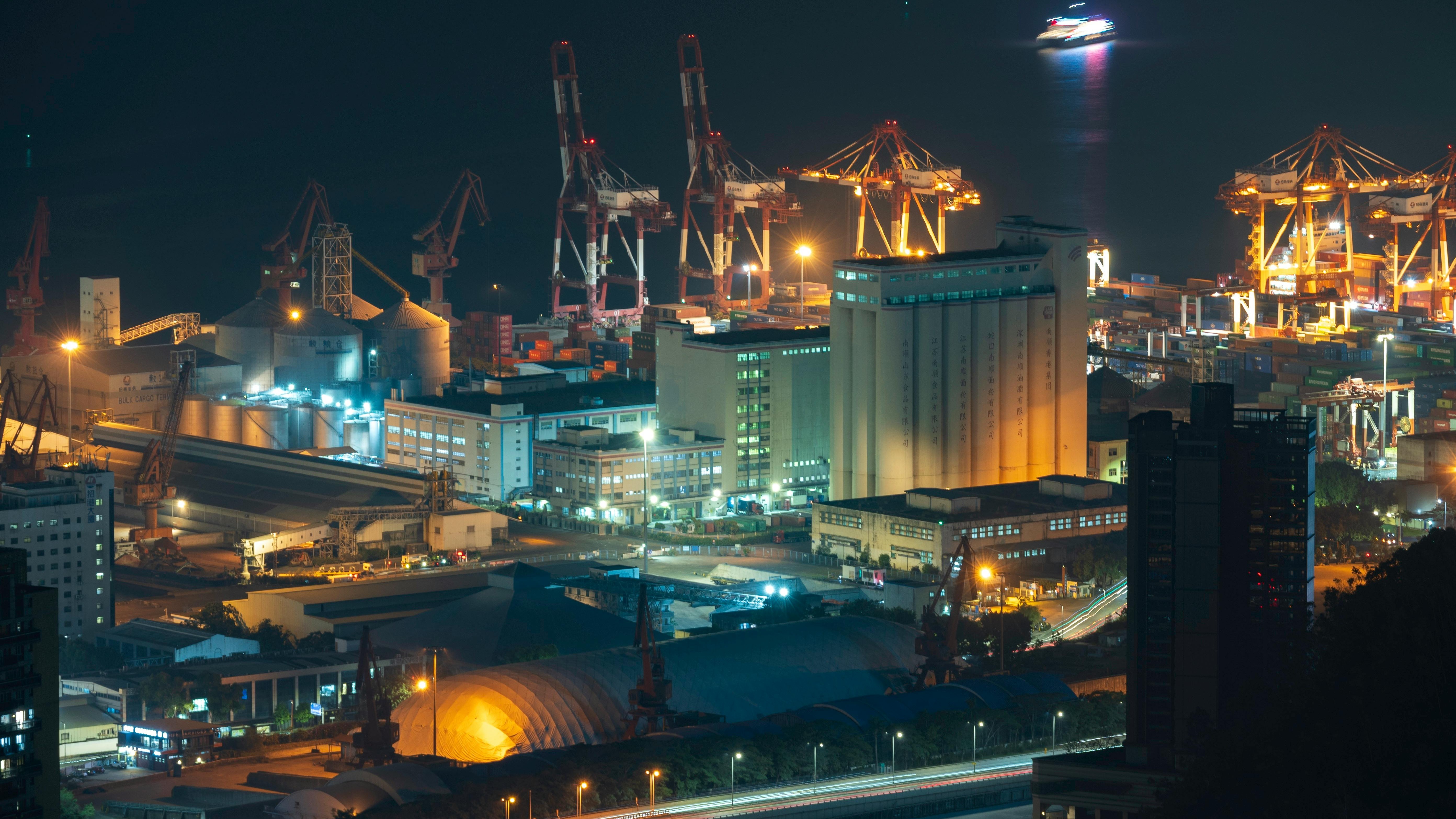 Türkiye’nin dış ticaret açığı 10 ayda 74 milyar doları aştı