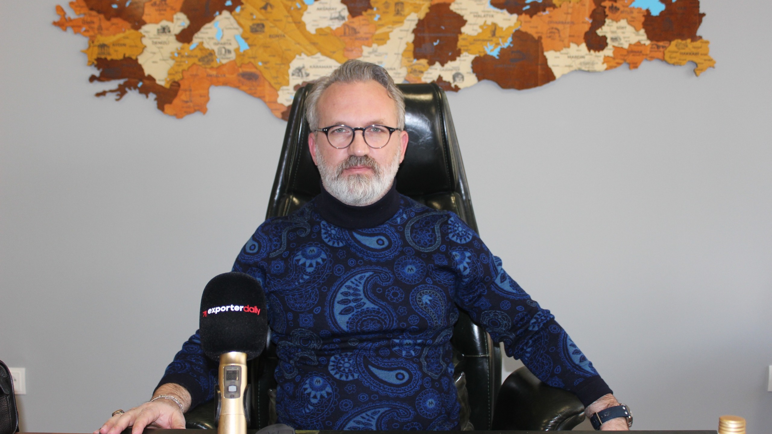 Özbağ Kuyumculuk Firma Genel Müdürü Abdülaziz Sözeroğlu, Exporterdaily mikrofonlarına yönelik açıklamalarda bulunarak sektördeki trendleri değerlendirdi. 