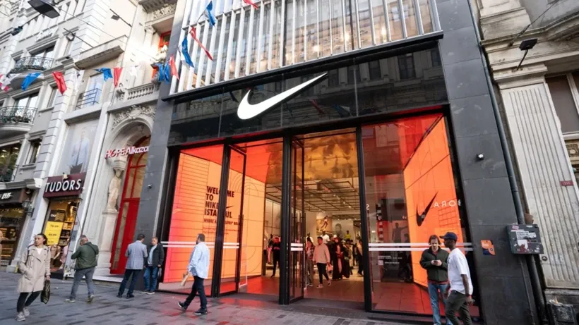 Nike'tan peş peşe kapanma kararı: Mağazalarını küçültüyor